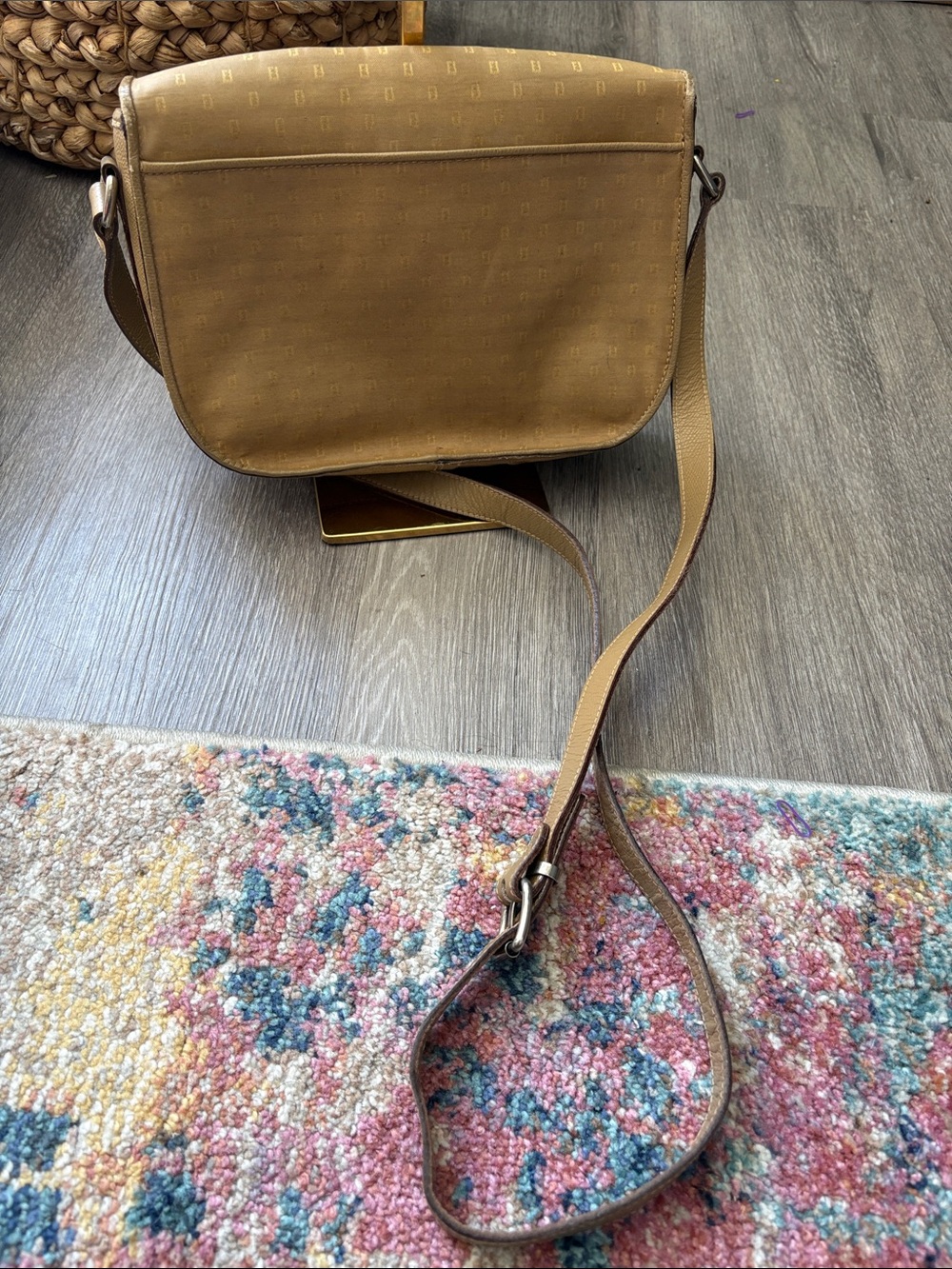 Fendi Crossbody Messenger Bag in Olive Green in excellent condition - Picture 3 of 6